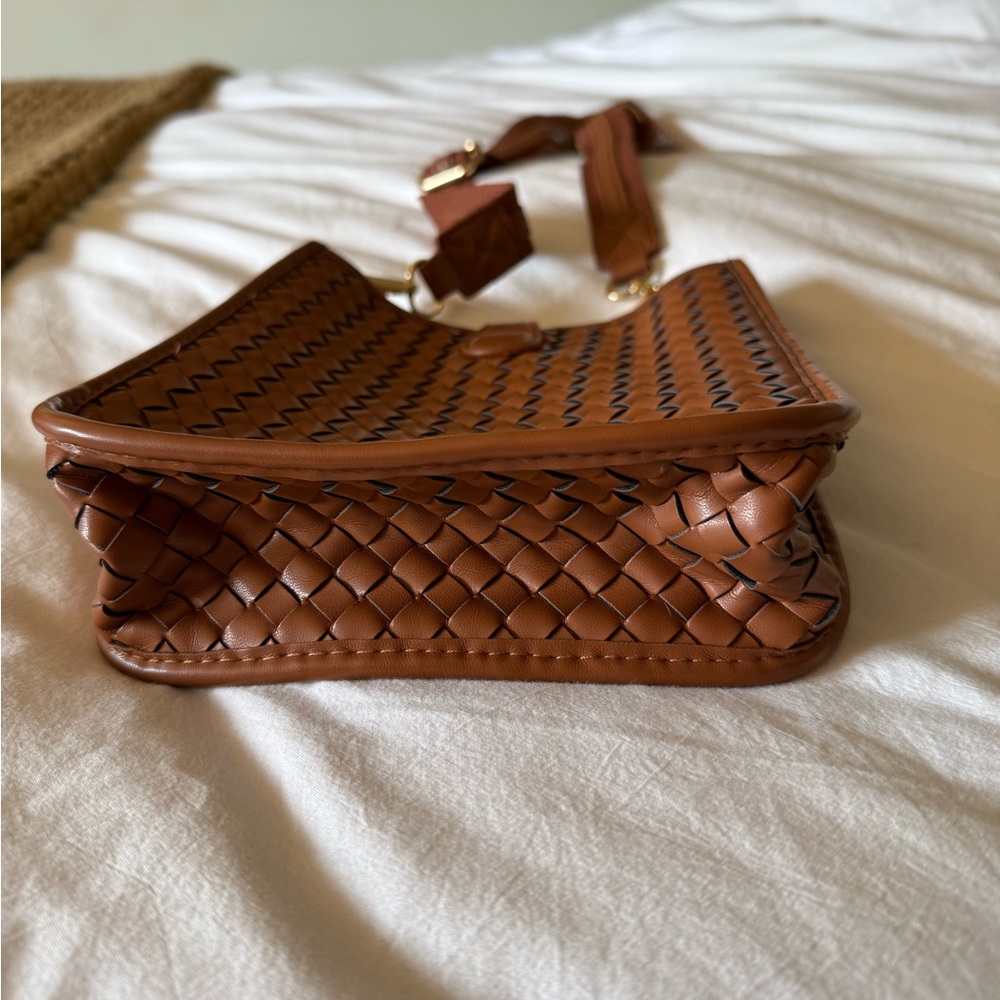 ✨NWOT Brown Woven Crossbody Bag - Picture 9 of 11